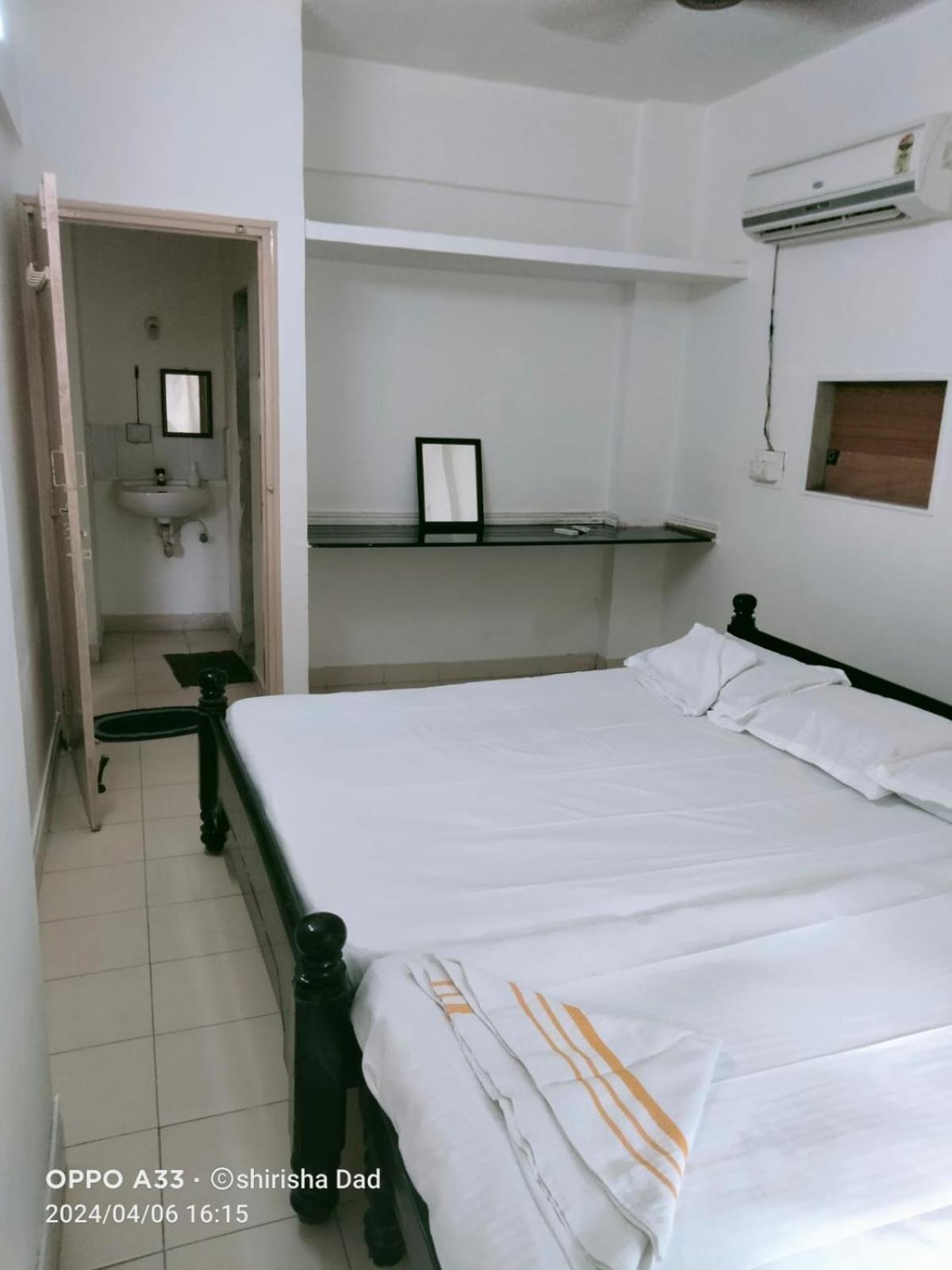 Vasavi Nivas Hotell Tirupati Eksteriør bilde