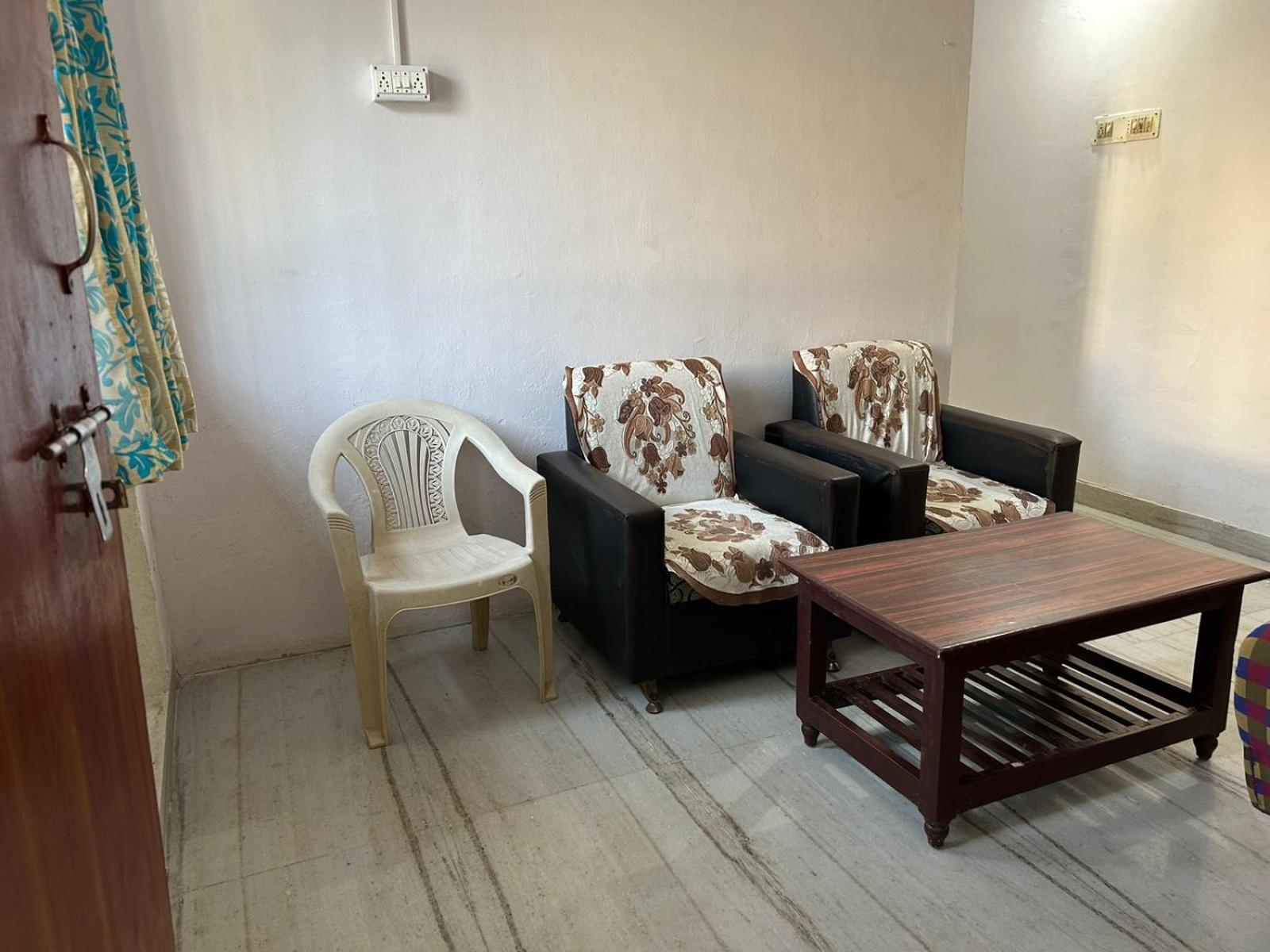 Vasavi Nivas Hotell Tirupati Eksteriør bilde