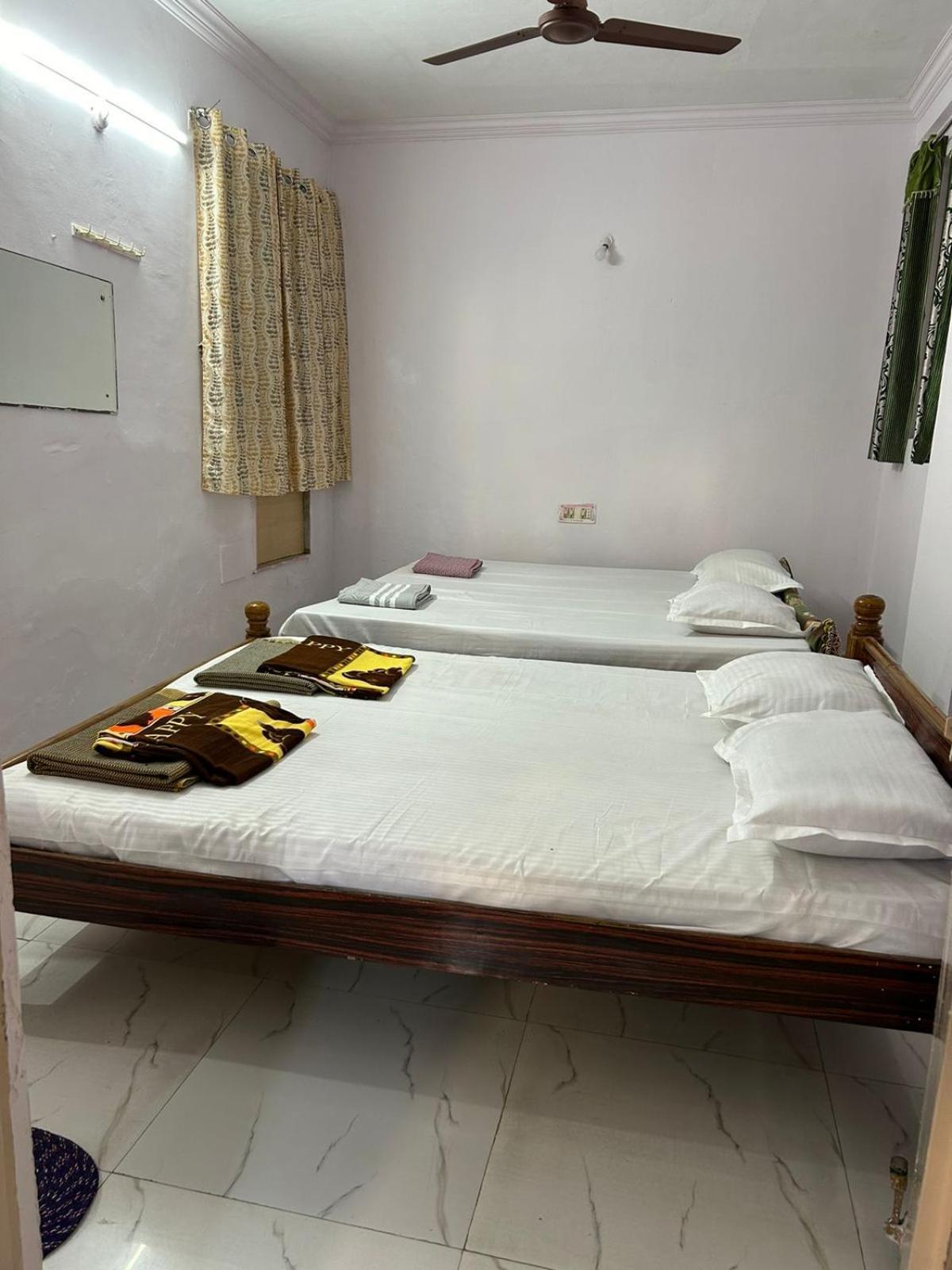 Vasavi Nivas Hotell Tirupati Eksteriør bilde