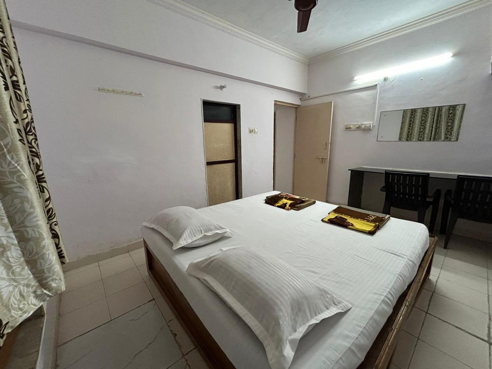 Vasavi Nivas Hotell Tirupati Eksteriør bilde